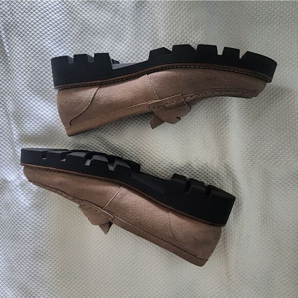 House of Harlow 1960 Gunner Light Taupe Suede Platform Lug Sole Loafers - Picture 8 of 14